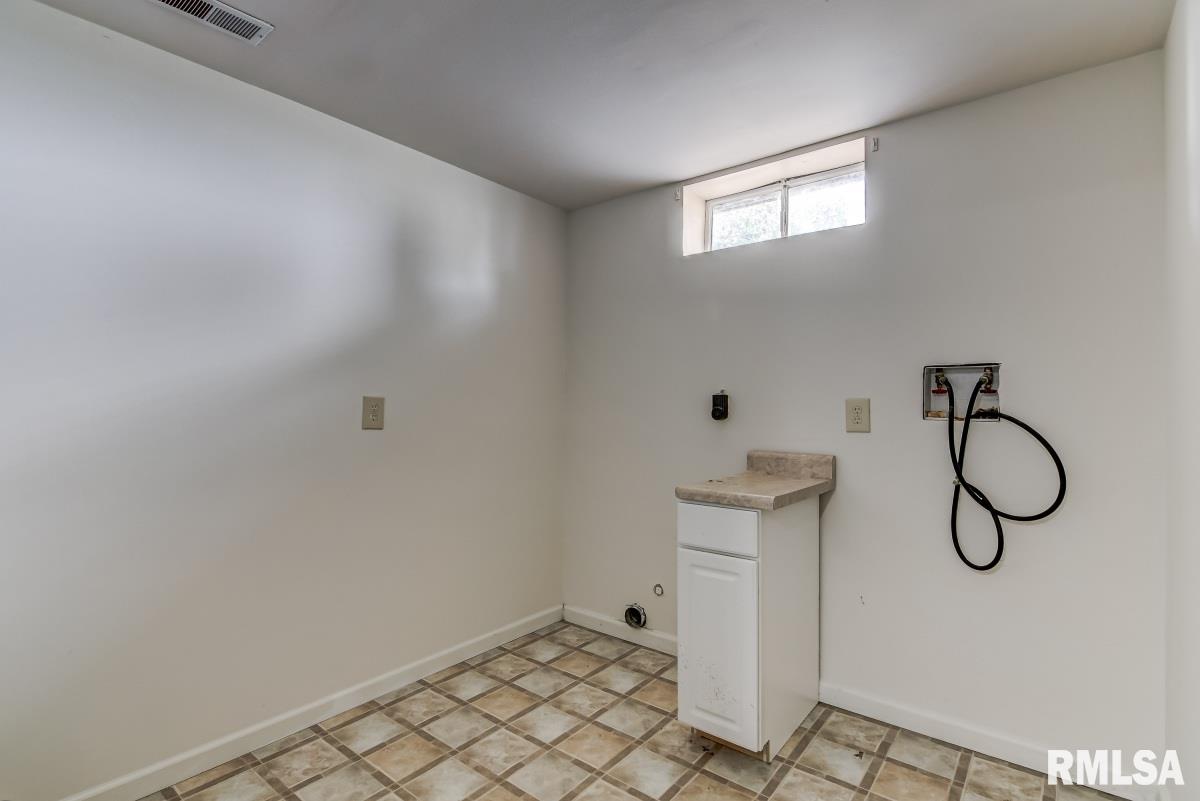 2025 North 21st Street Springfield, IL 62702 - Photo 29 of 36