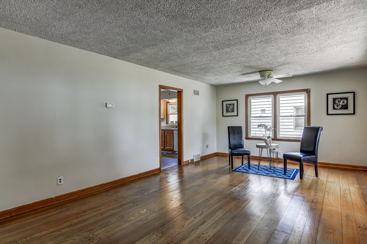 2025 North 21st Street Springfield, IL 62702 - Photo 3 of 36
