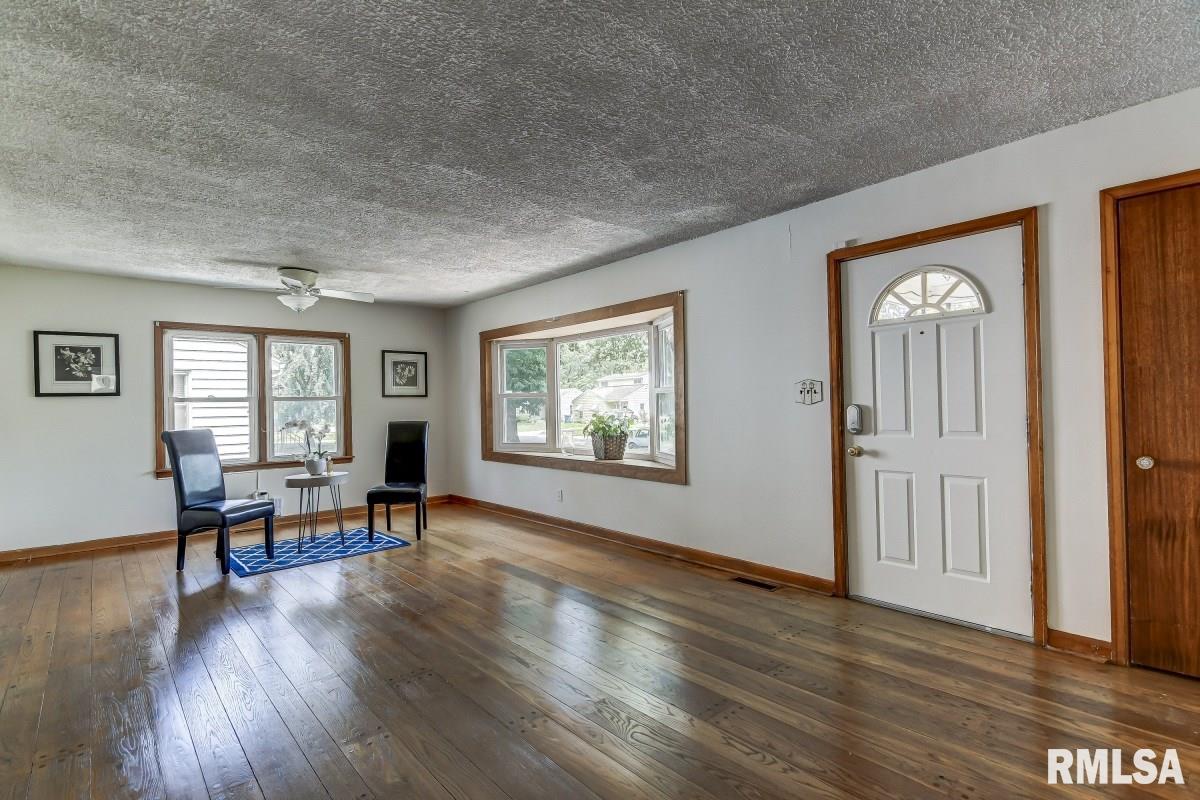 2025 North 21st Street Springfield, IL 62702 - Photo 6 of 36