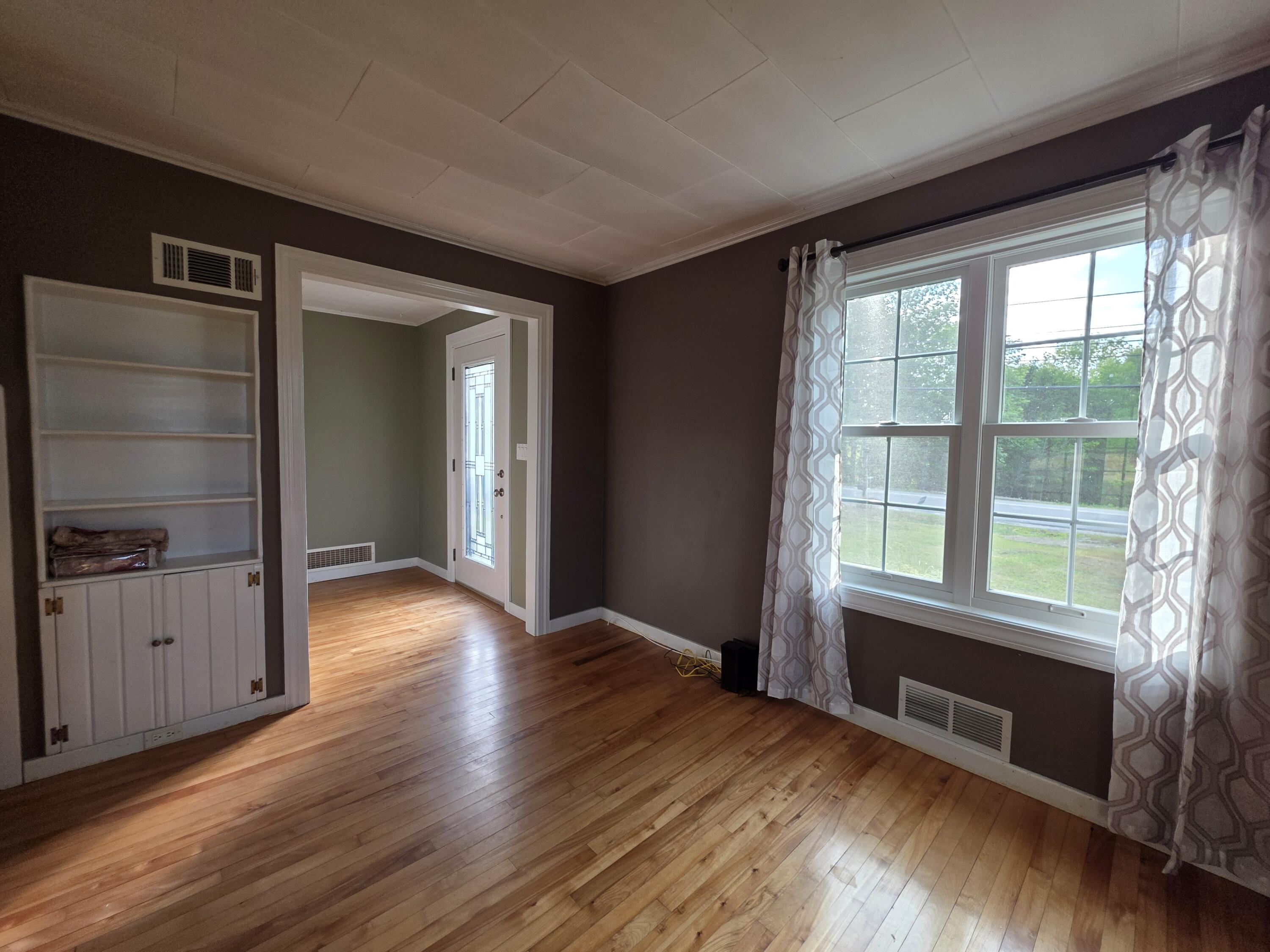 357 Main Street Lincoln, ME 04457 - Photo 22 of 54 20250824_172218