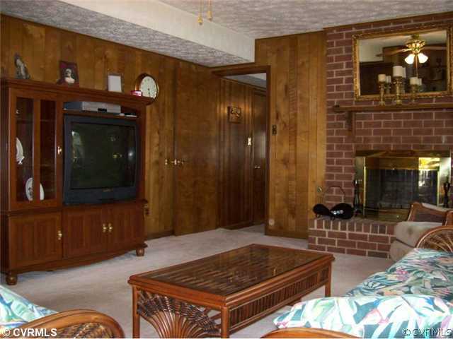 4901 Conduit Road Colonial Heights, VA 23834 - Photo 10 of 12 Den/Family/Great Room