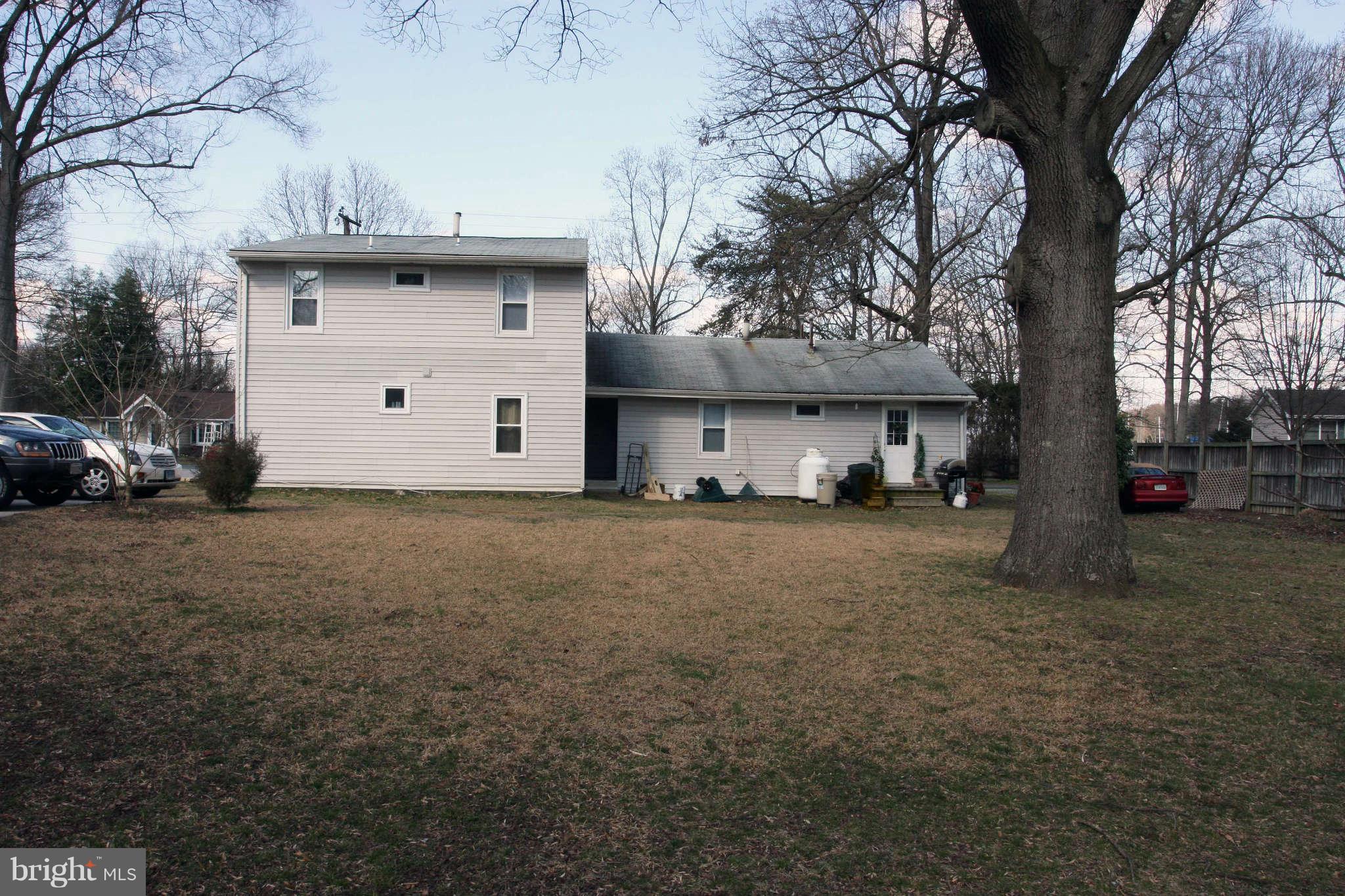 Exterior (Rear)