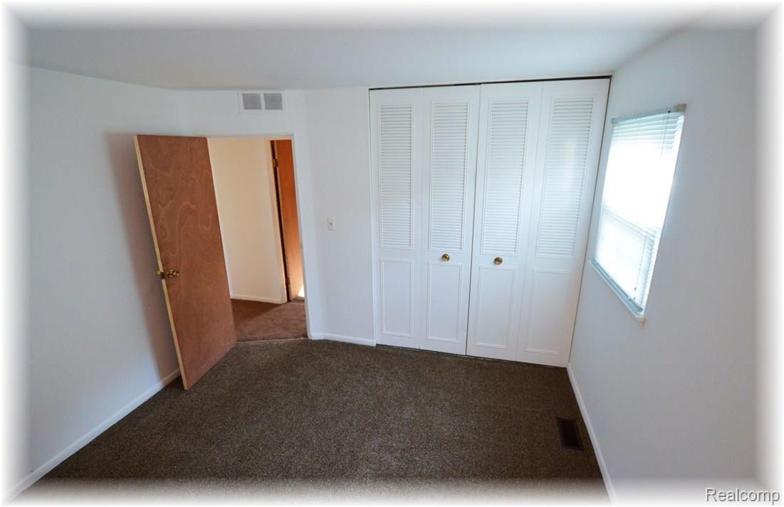 3212 Avon Manor Road Rochester, MI 48307 - Photo 26 of 41 28.jpg