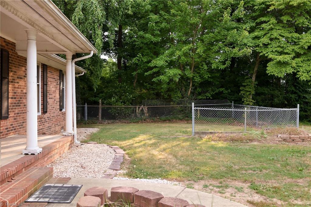 4226 Gumtree Road Winston-Salem, NC 27107 - Photo 10 of 35
