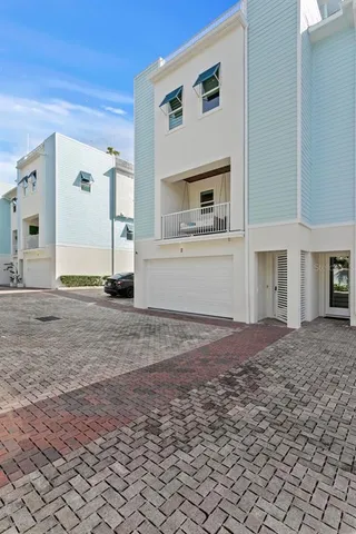 $1,285,000 | 1413 Bayshore Boulevard, Unit 2, Dunedin, FL 34698