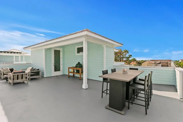 $1,285,000 | 1413 Bayshore Boulevard, Unit 2, Dunedin, FL 34698