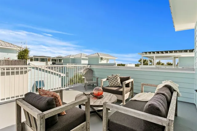 $1,285,000 | 1413 Bayshore Boulevard, Unit 2, Dunedin, FL 34698