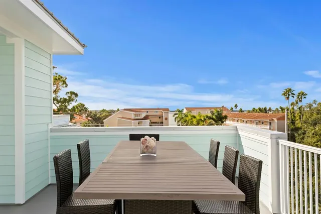 $1,285,000 | 1413 Bayshore Boulevard, Unit 2, Dunedin, FL 34698