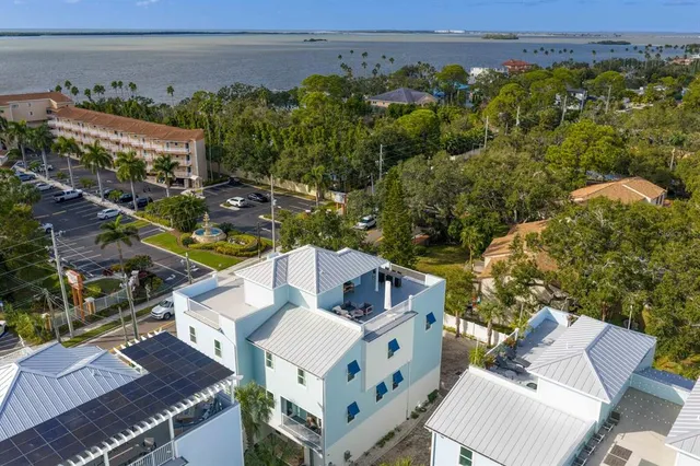 $1,285,000 | 1413 Bayshore Boulevard, Unit 2, Dunedin, FL 34698