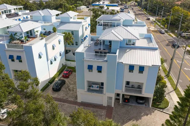 $1,285,000 | 1413 Bayshore Boulevard, Unit 2, Dunedin, FL 34698