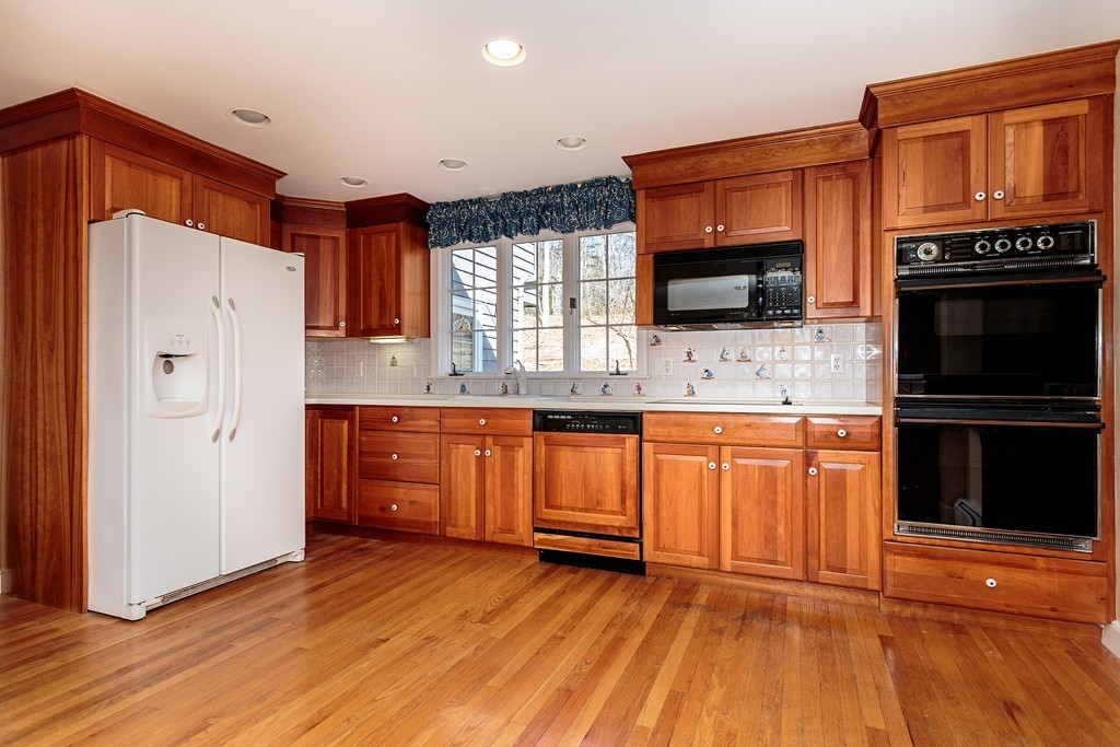 27 Green Lodge Street Canton, MA 02021 - Photo 8 of 30 Gallery Image 8