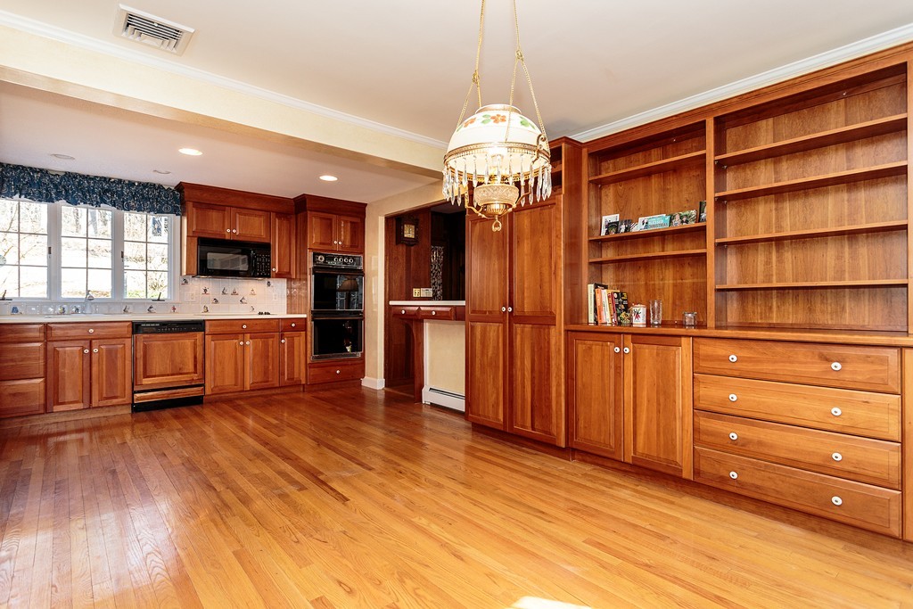 27 Green Lodge Street Canton, MA 02021 - Photo 9 of 30 Gallery Image 9