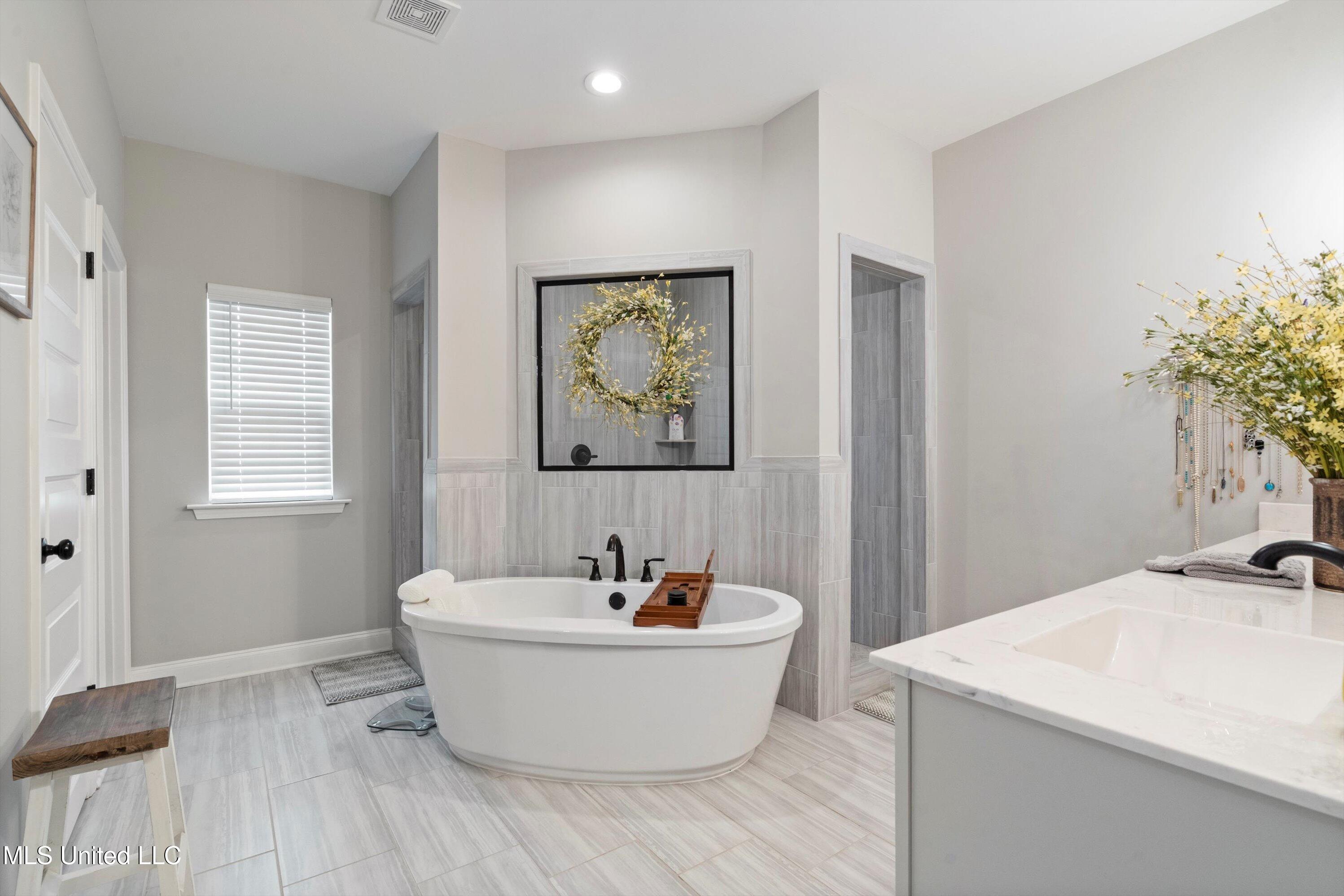 1266 Perry Hernando, MS 38632 - Photo 18 of 33 18-DSC2927