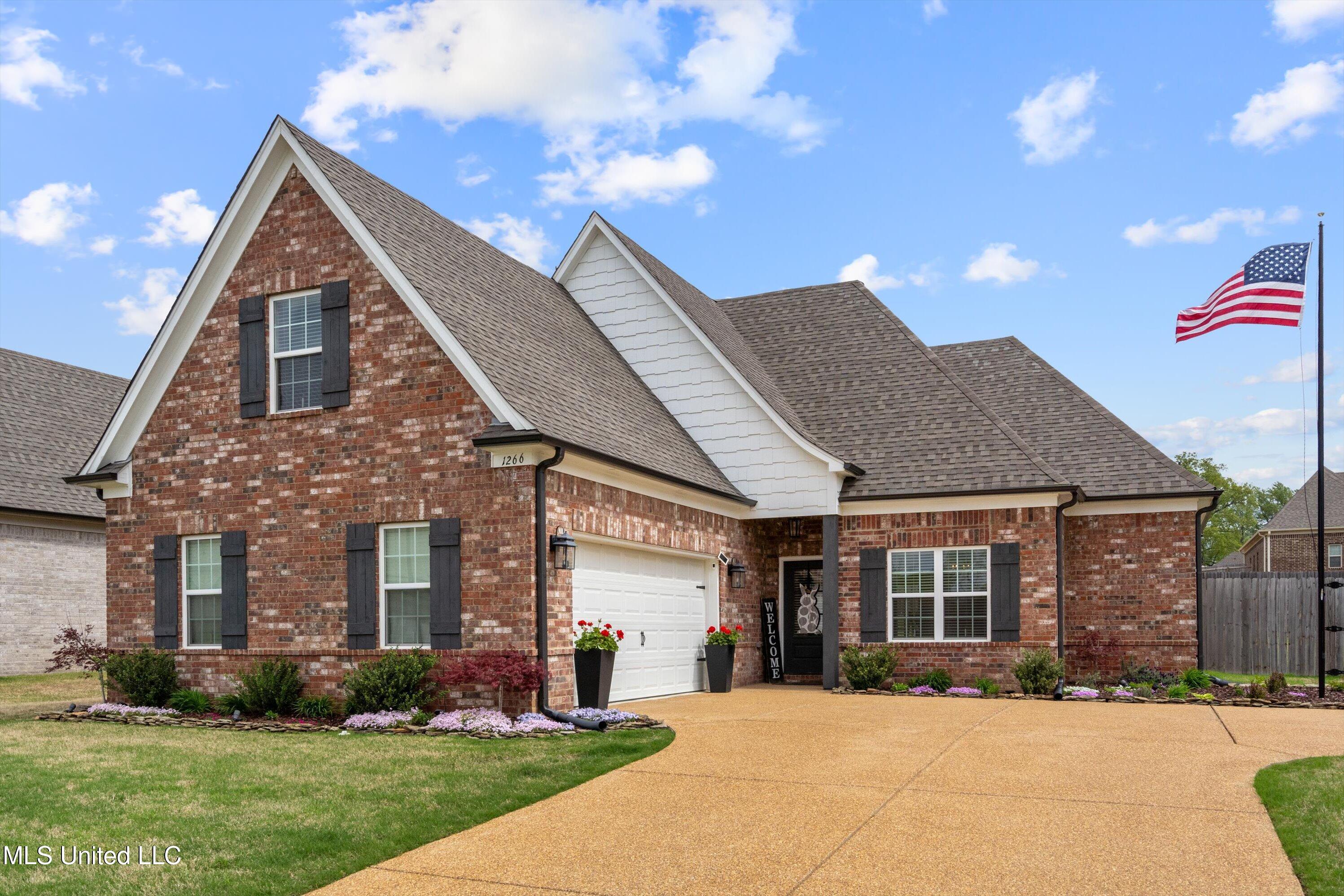 1266 Perry Hernando, MS 38632 - Photo 2 of 33 02-DSC2878