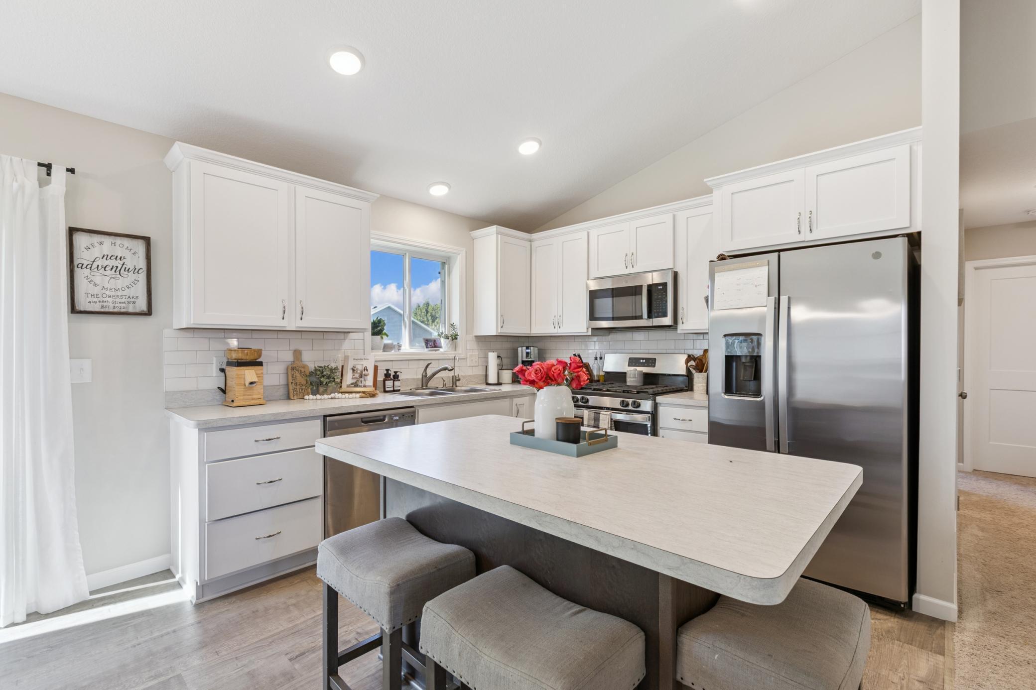 419 66th Street Southwest Waverly, MN 55390 - Photo 7 of 35