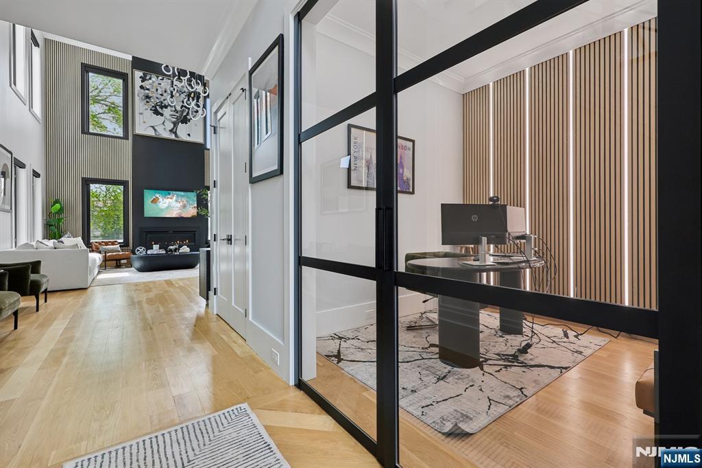 424 East Ridgewood Avenue Paramus, NJ 07652 - Photo 4 of 50