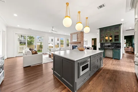 $2,400,000 | 1836 Cortlandt Street, Houston, TX 77008