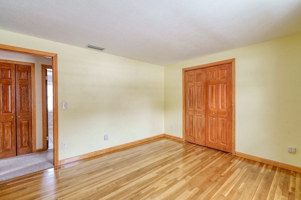 25 Ashley Road Holyoke, MA 01040 - Photo 8 of 33 Gallery Image 8