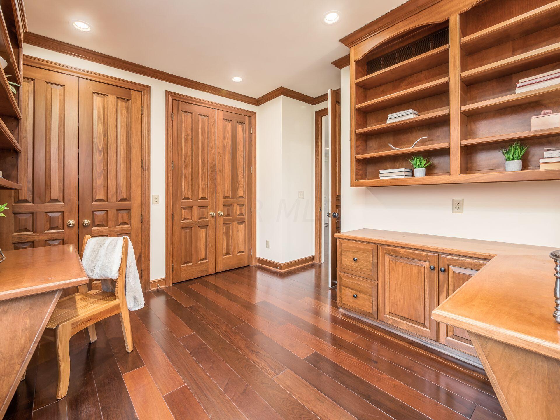 2576 Colts Neck Road Blacklick, OH 43004 - Photo 29 of 71 Private office space in Primary Bed