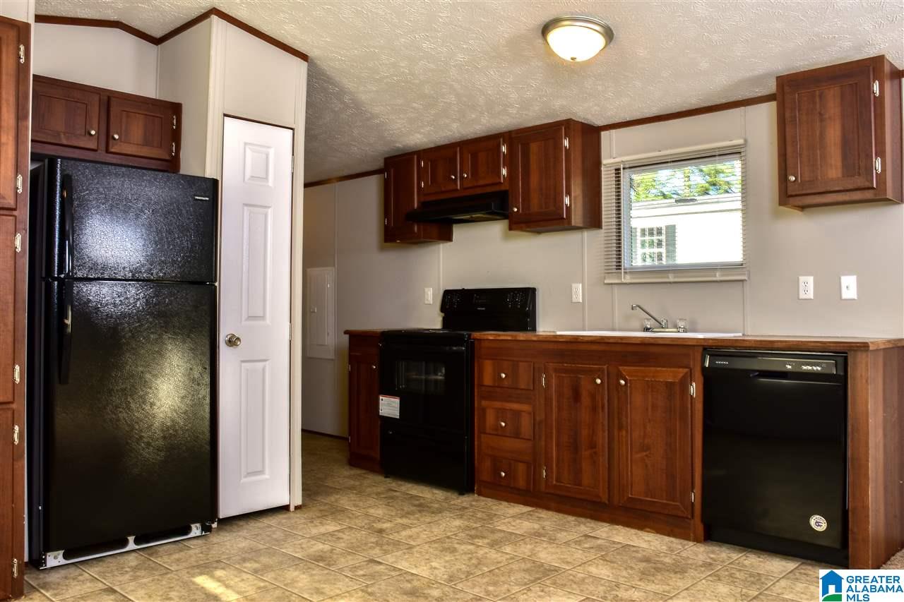 140 Lightsey Lane Sylacauga, AL 35150 - Photo 3 of 16