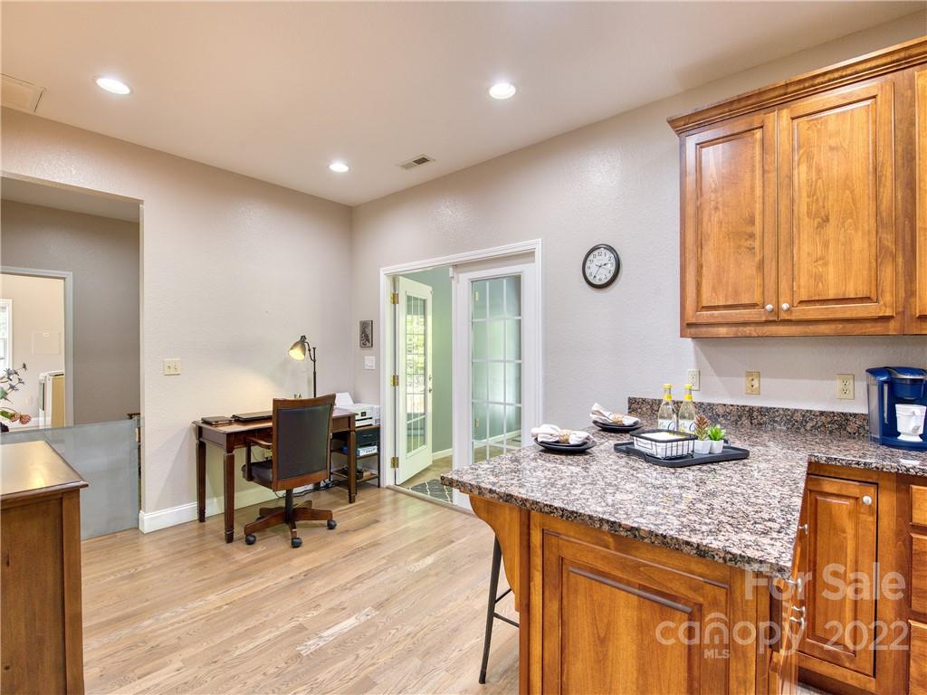 166 Amaroo Ridge, Unit 5 6 Sylva, NC 28779 - Photo 11 of 30 Gallery Image 11