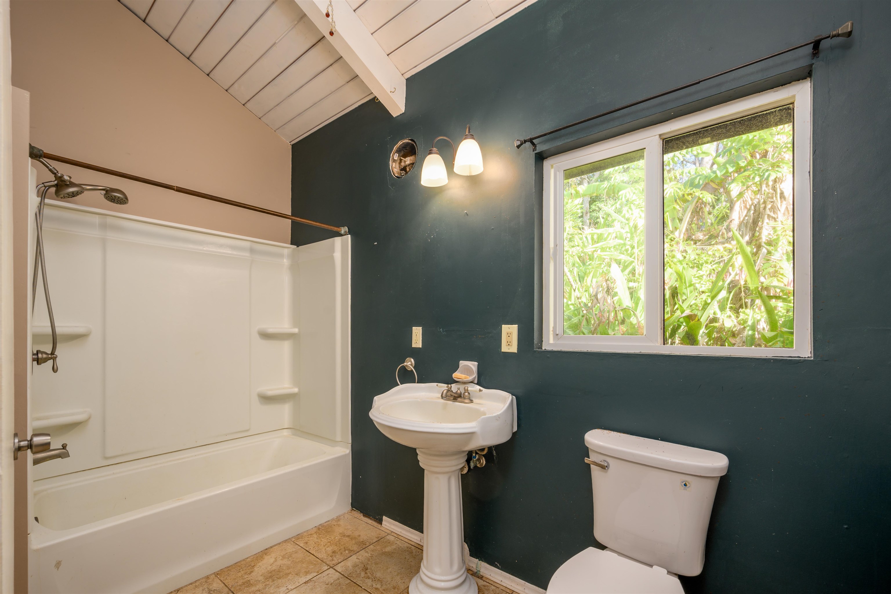 810 Upper Ulumalu Road Haiku, HI 96708 - Photo 39 of 46