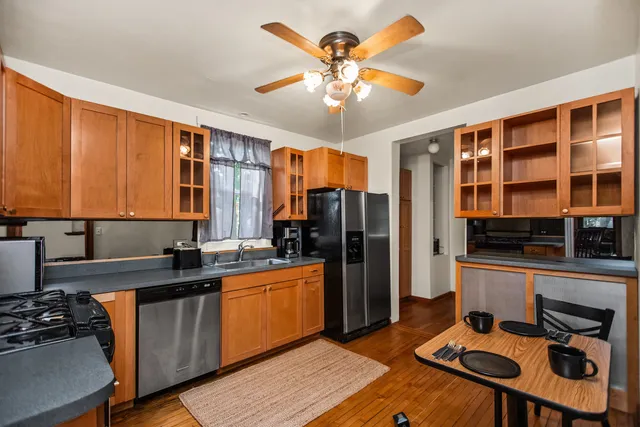 $1,800 | 4634 North Kennicott Avenue, Unit 1, Chicago, IL 60630