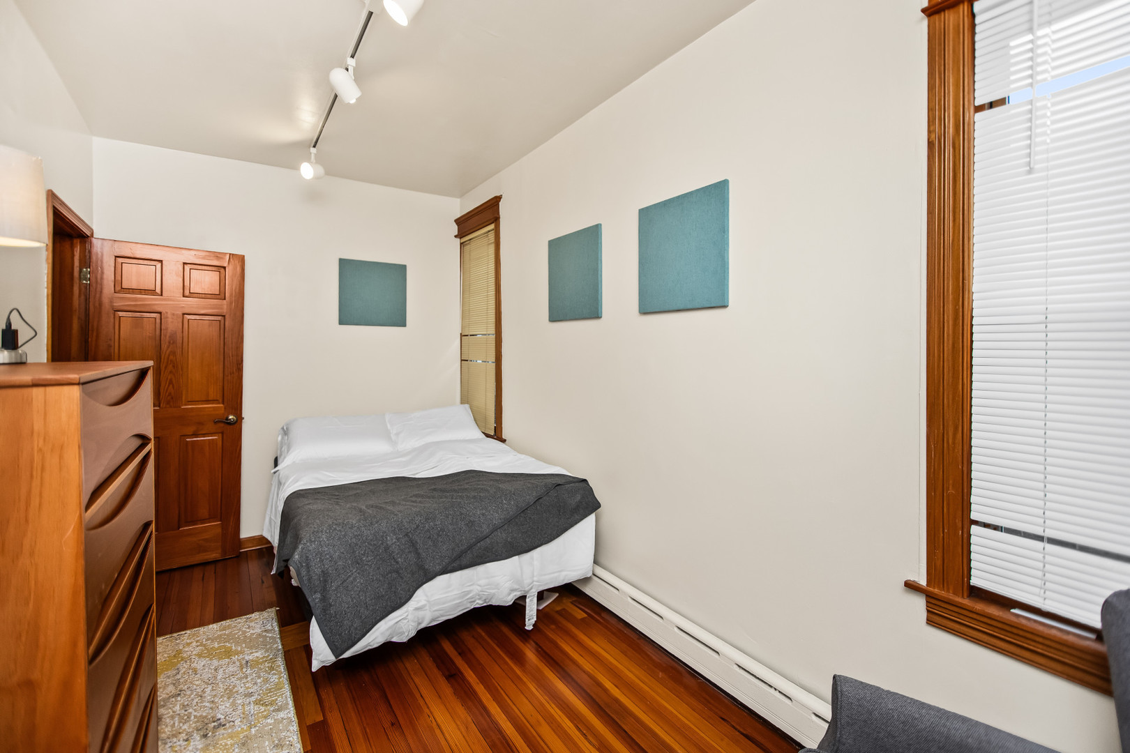 4634 North Kennicott Avenue, Unit 1 Chicago, IL 60630 - Photo 9 of 11