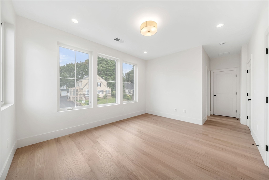 20 Crescent Road, Unit 20 Needham, MA 02494 - Photo 28 of 42 Gallery Image 28