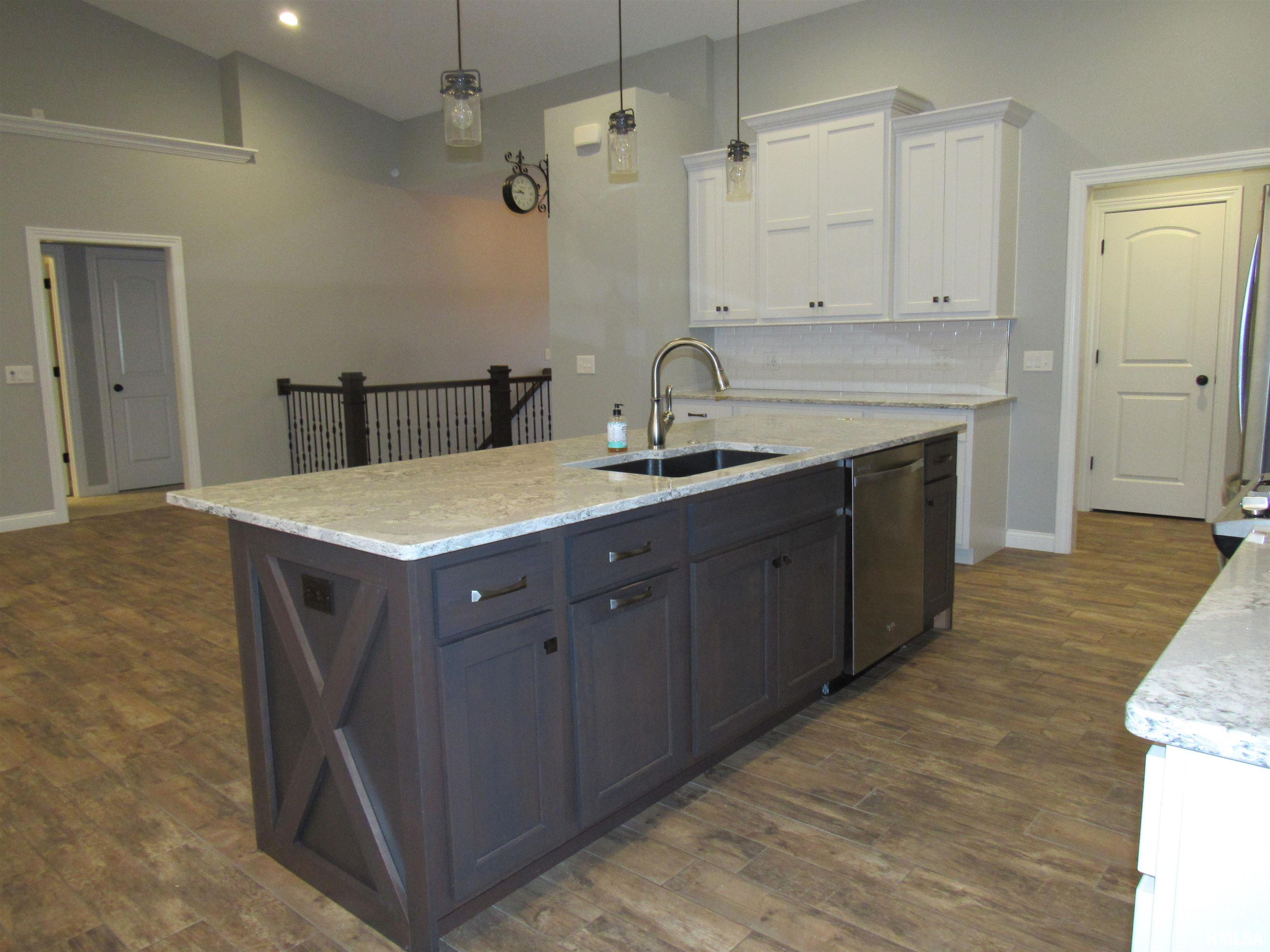 1659 Celtic Court Davenport, IA 52807 - Photo 13 of 57