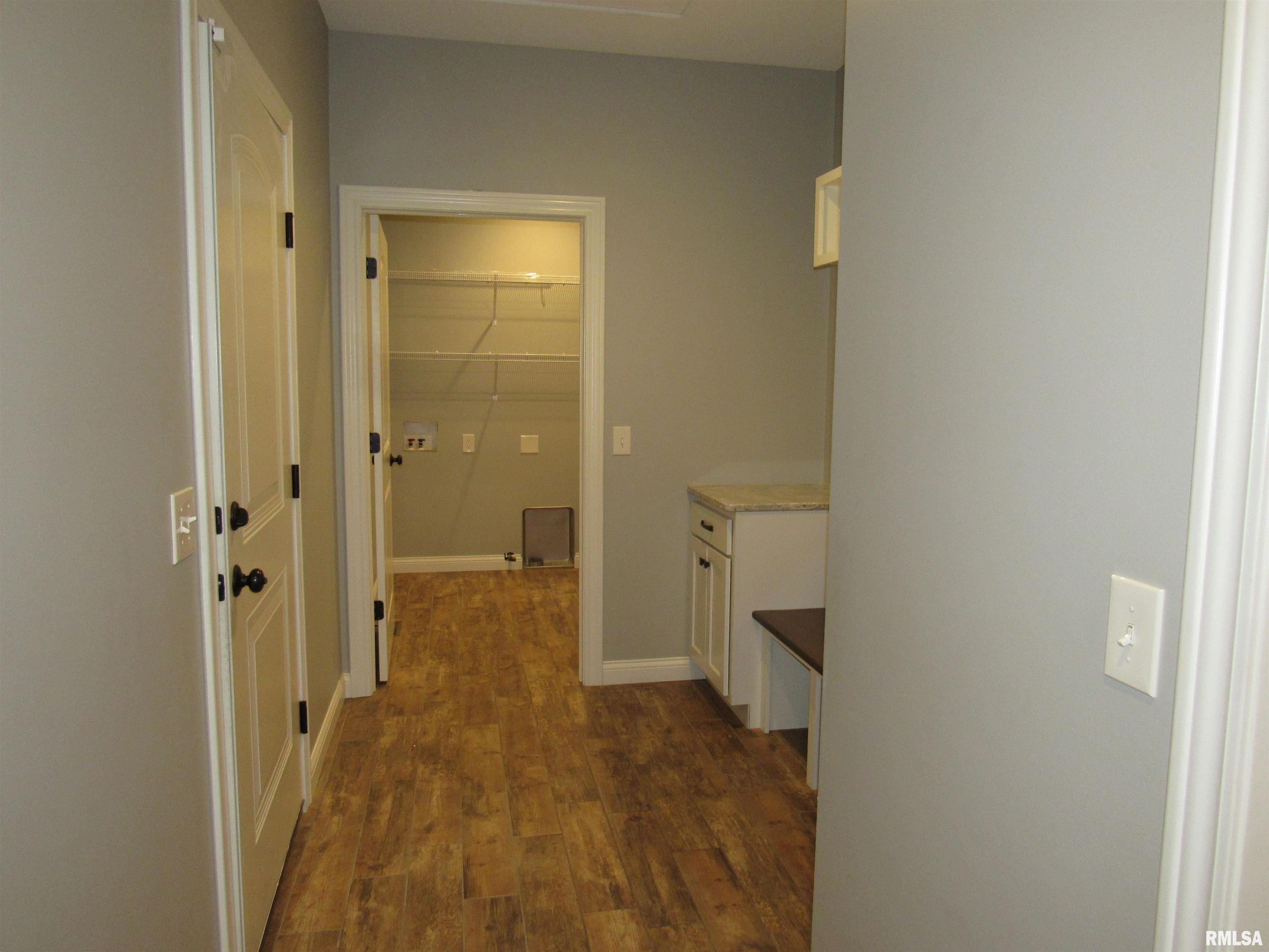 1659 Celtic Court Davenport, IA 52807 - Photo 20 of 57