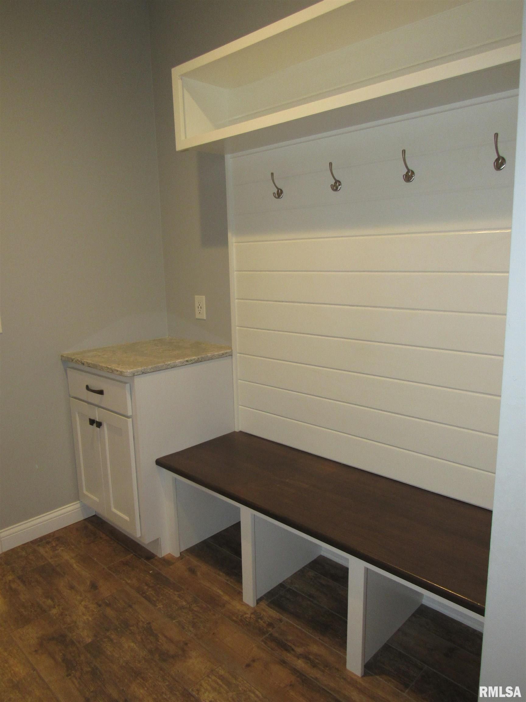 1659 Celtic Court Davenport, IA 52807 - Photo 21 of 57