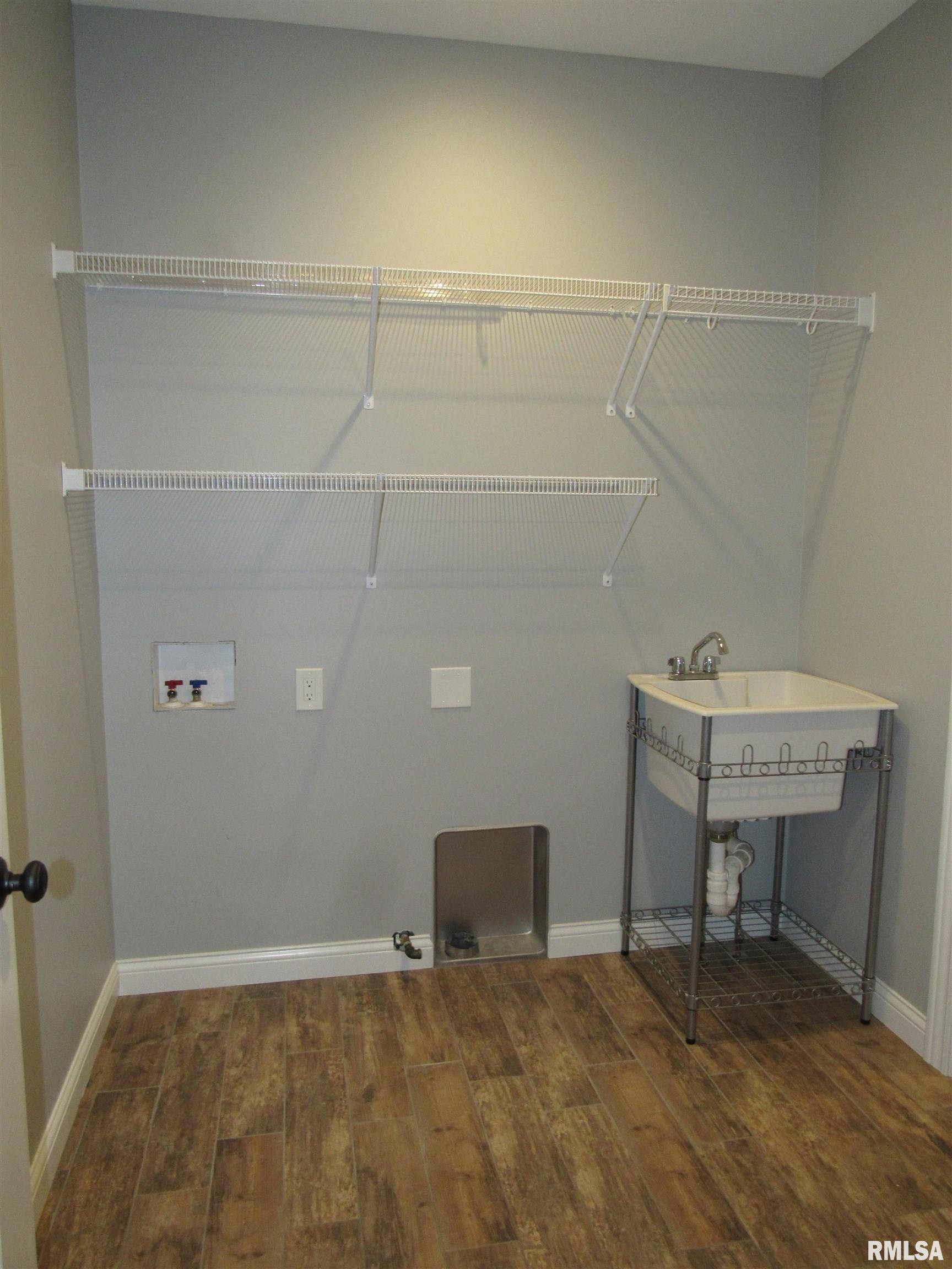 1659 Celtic Court Davenport, IA 52807 - Photo 22 of 57