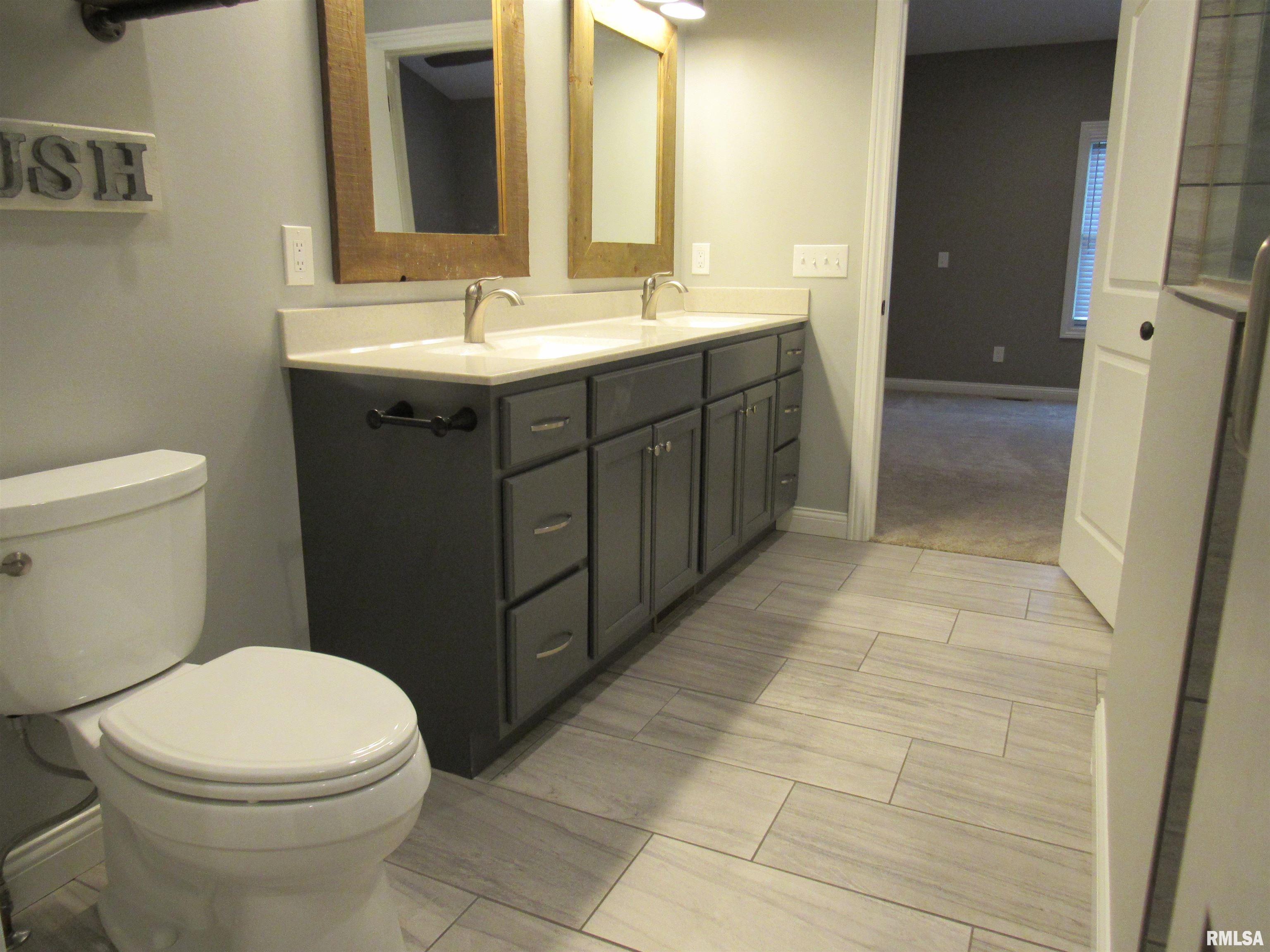 1659 Celtic Court Davenport, IA 52807 - Photo 25 of 57