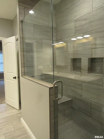 $3,500 | 1659 Celtic Court, Davenport, IA 52807