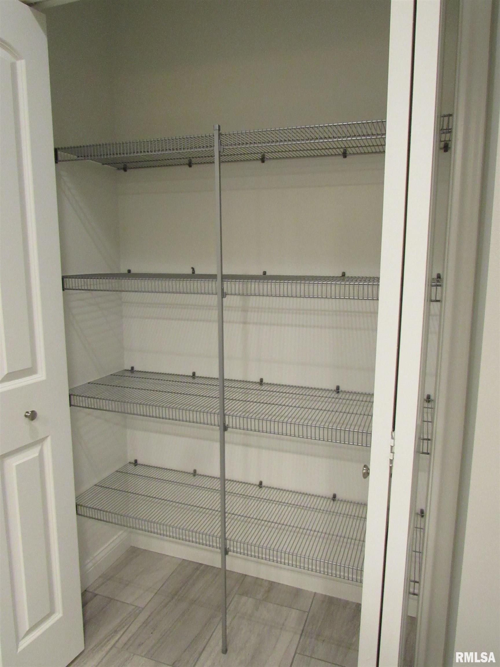 1659 Celtic Court Davenport, IA 52807 - Photo 28 of 57