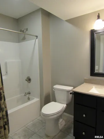 $3,500 | 1659 Celtic Court, Davenport, IA 52807