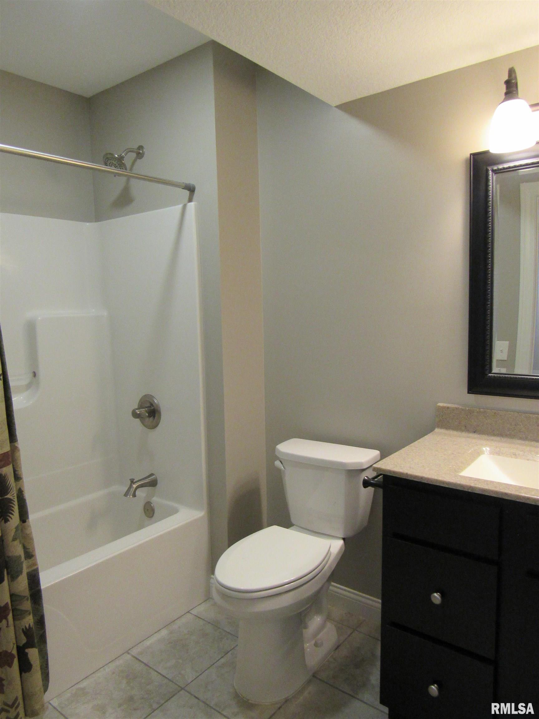 1659 Celtic Court Davenport, IA 52807 - Photo 43 of 57