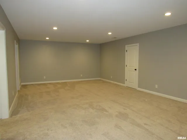 $3,500 | 1659 Celtic Court, Davenport, IA 52807