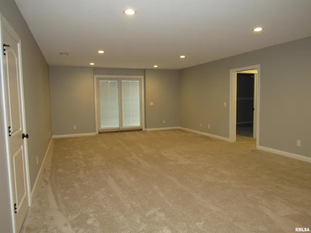 $3,500 | 1659 Celtic Court, Davenport, IA 52807