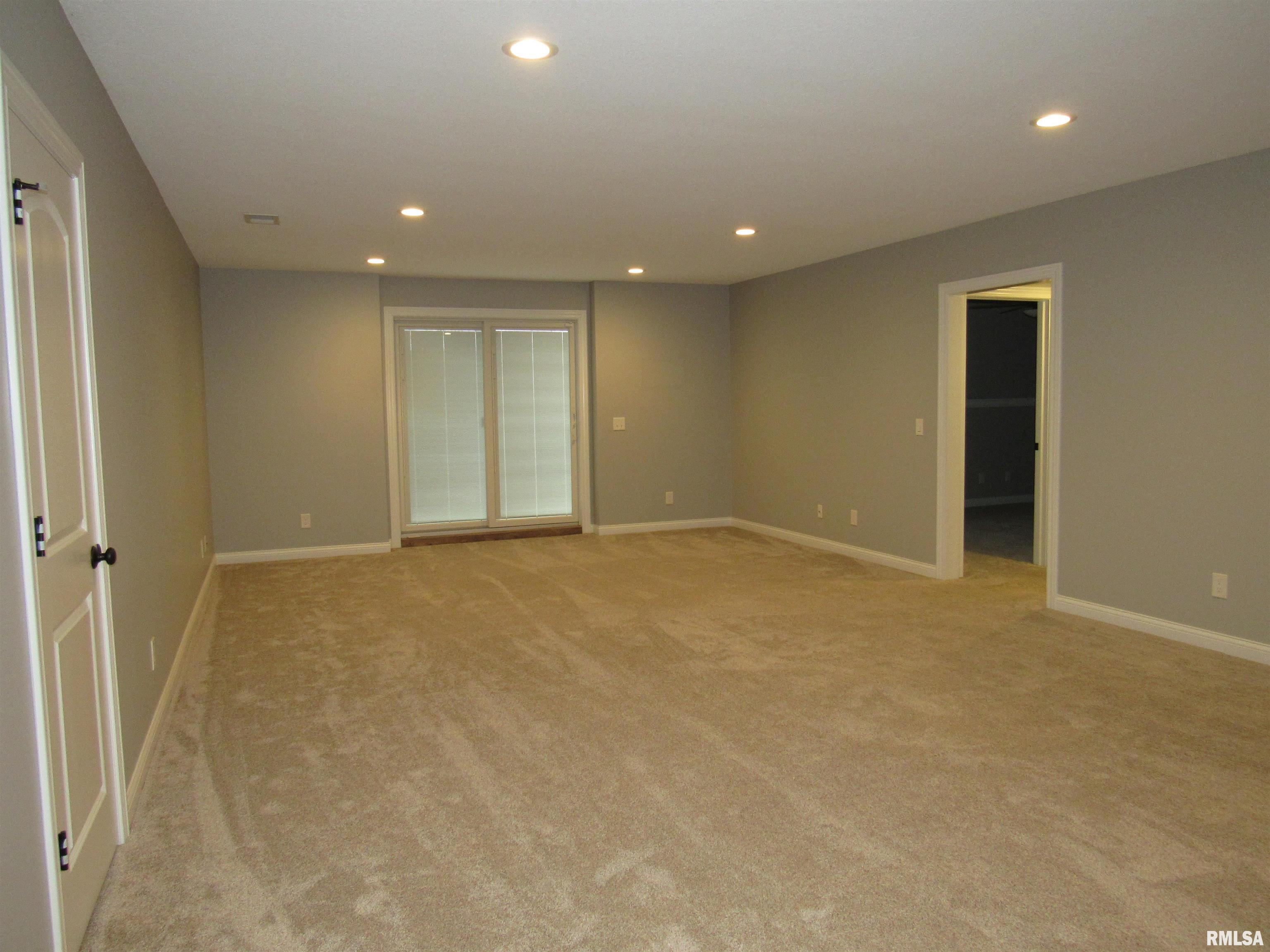 1659 Celtic Court Davenport, IA 52807 - Photo 47 of 57