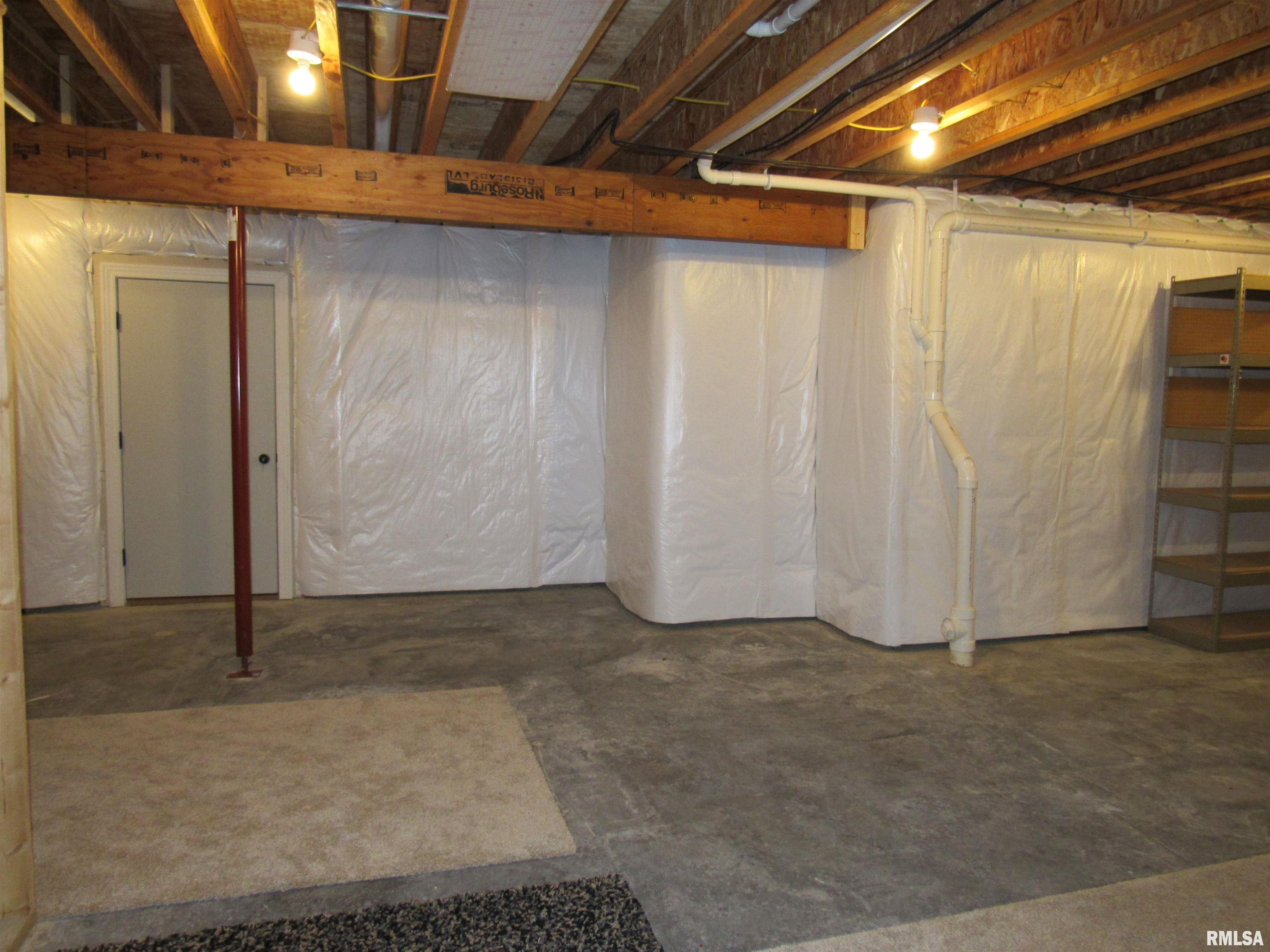 1659 Celtic Court Davenport, IA 52807 - Photo 49 of 57