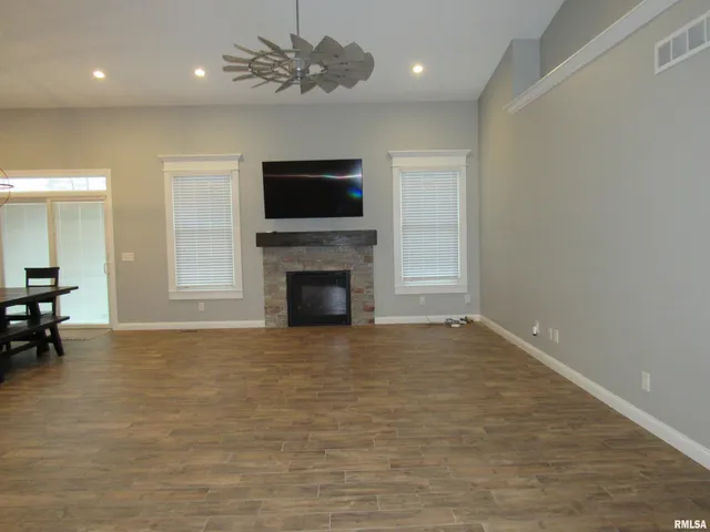 $3,500 | 1659 Celtic Court, Davenport, IA 52807