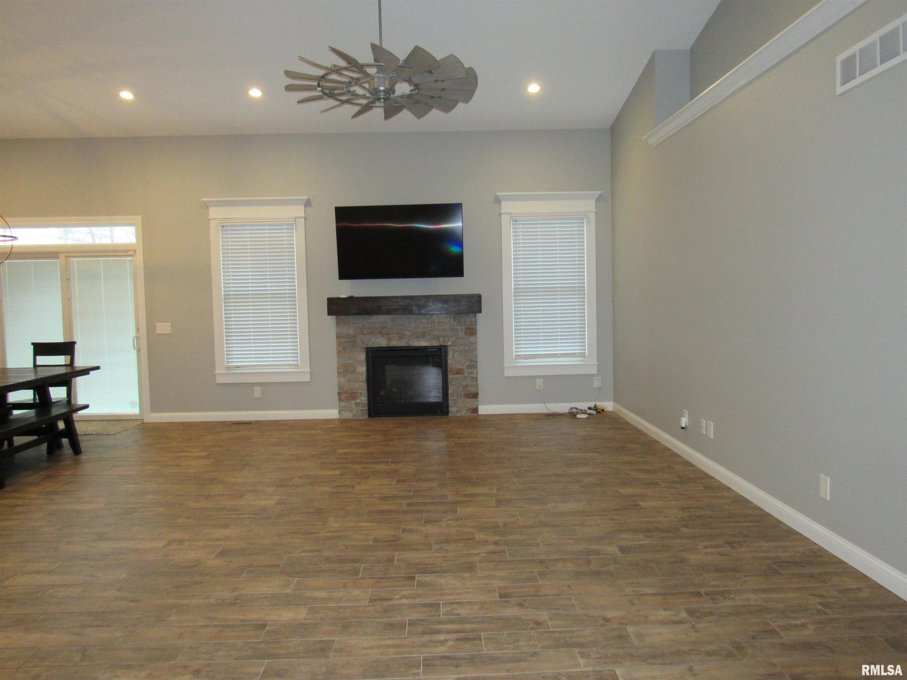 1659 Celtic Court Davenport, IA 52807 - Photo 7 of 57