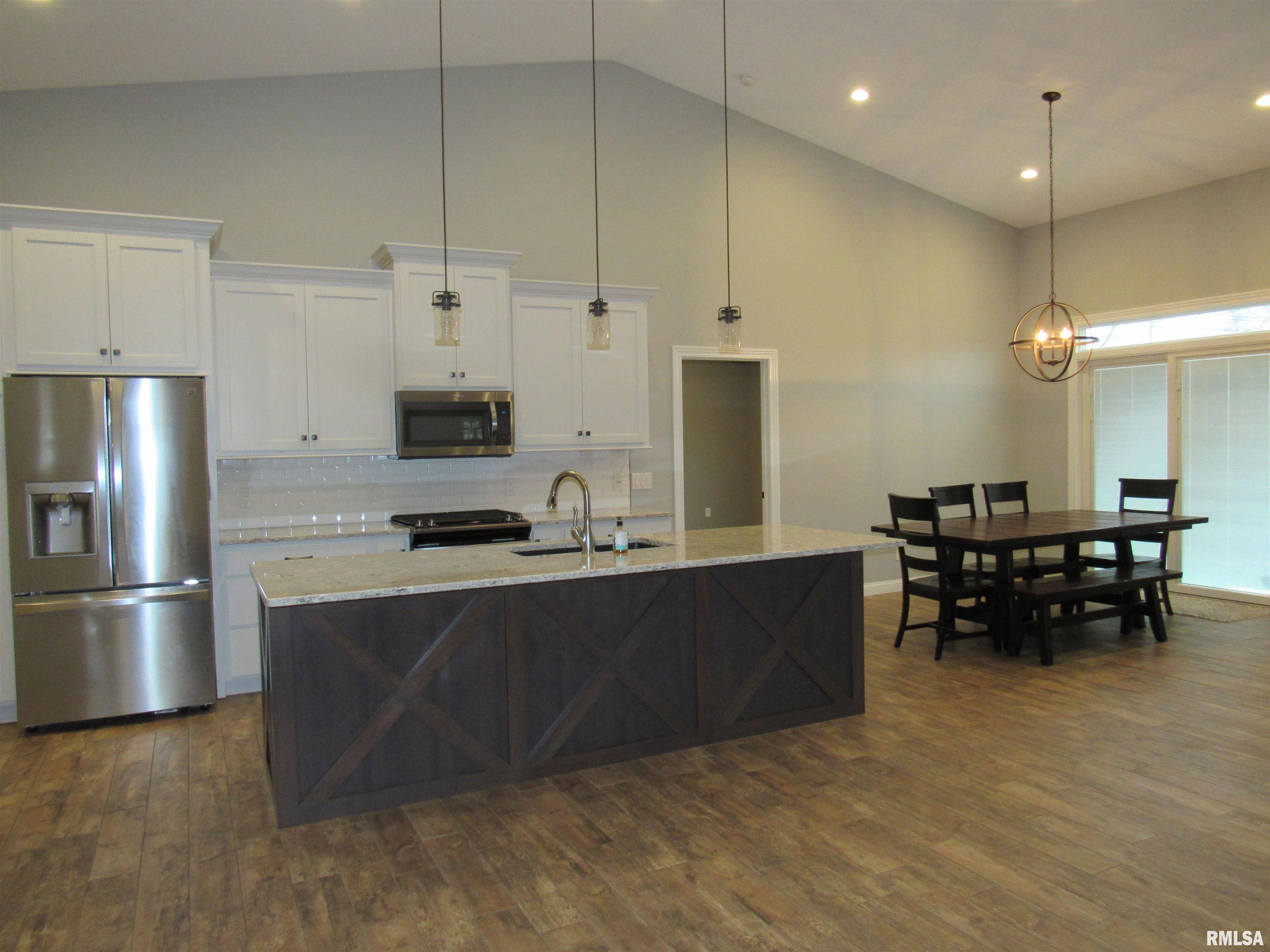 1659 Celtic Court Davenport, IA 52807 - Photo 8 of 57