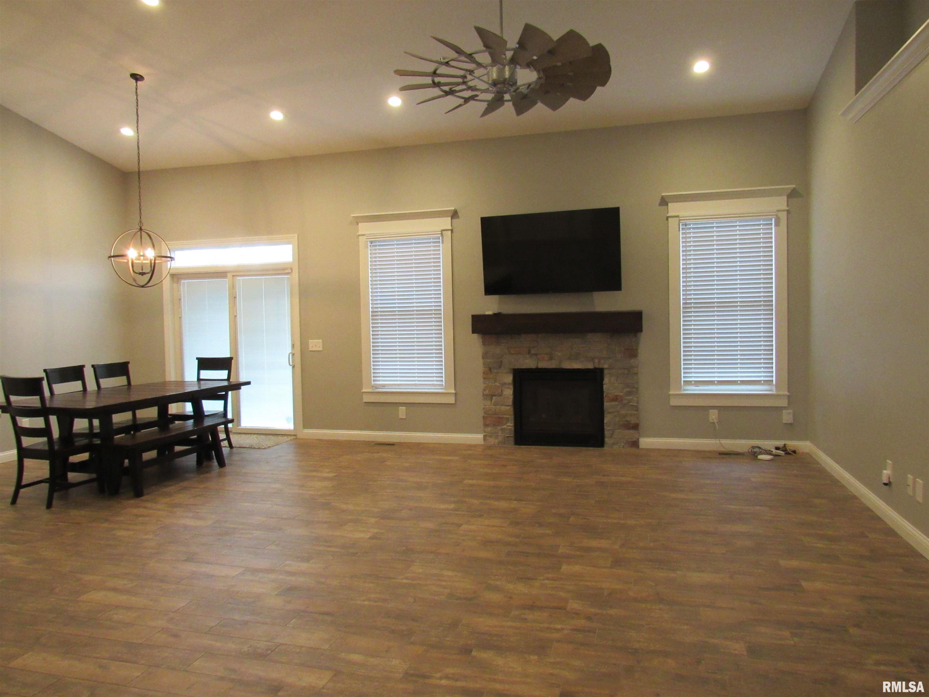 1659 Celtic Court Davenport, IA 52807 - Photo 10 of 57