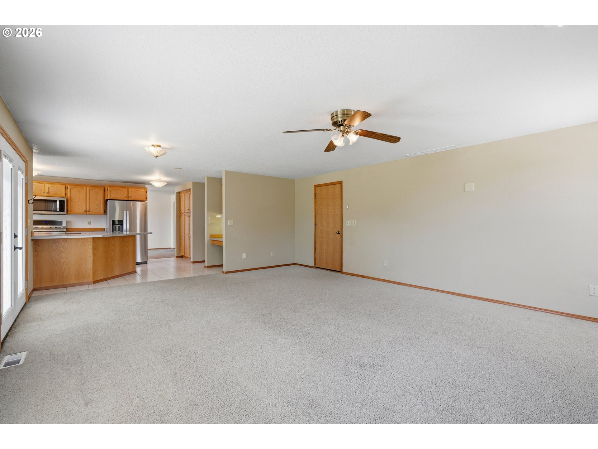 2826 Northwest Sierra Place Camas, WA 98607 - Photo 20 of 43 Kitchen/Family Room