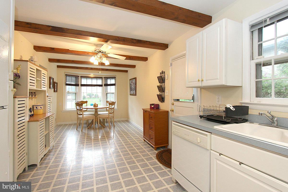 2713 Weller Road Silver Spring, MD 20906 - Photo 11 of 30 Kitchen