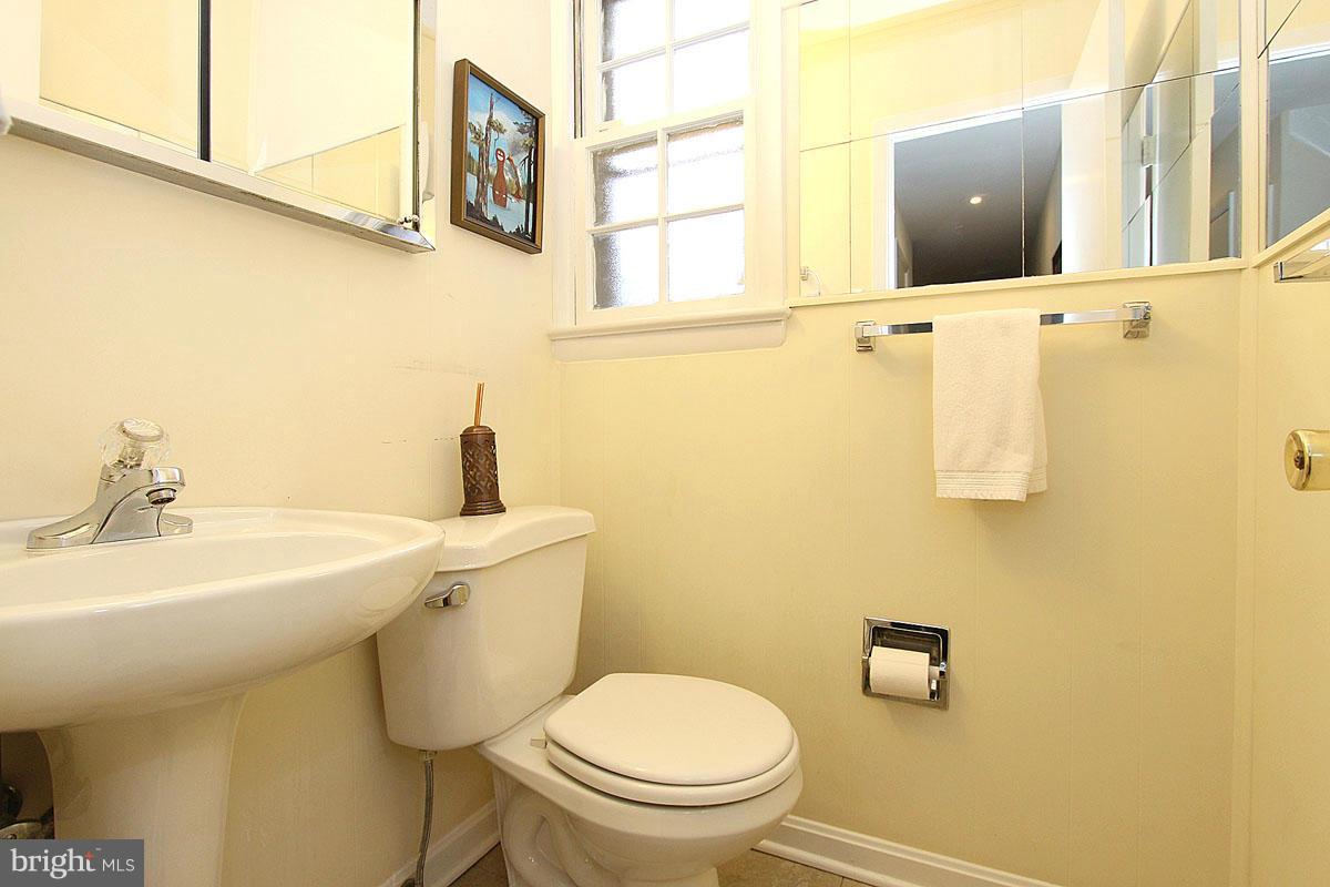 2713 Weller Road Silver Spring, MD 20906 - Photo 13 of 30 Bath