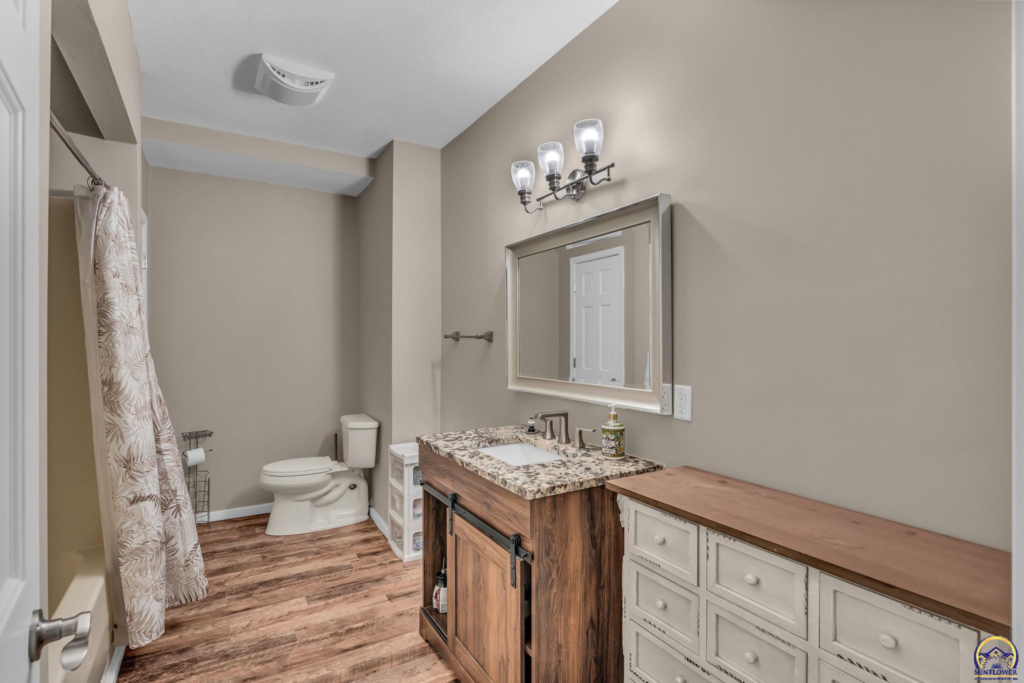 3725 Southwest Kings Forest Road Topeka, KS 66610 - Photo 30 of 52